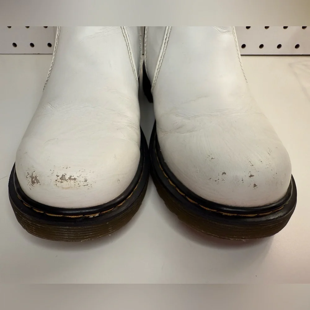 Dr. Martens Junior 2976 Softy T Leather Chelsea Boots in White Junior Size 3